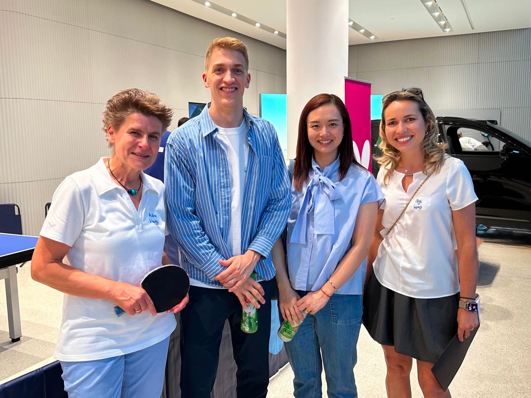 TTTOK Team und Teilnehmende beim NIO Tischtennis-Event